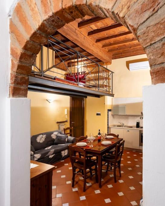 Keys Of Italy - Serragli 55 - Stile Rustico Rinascimentale In Oltrarno Florence Exterior photo